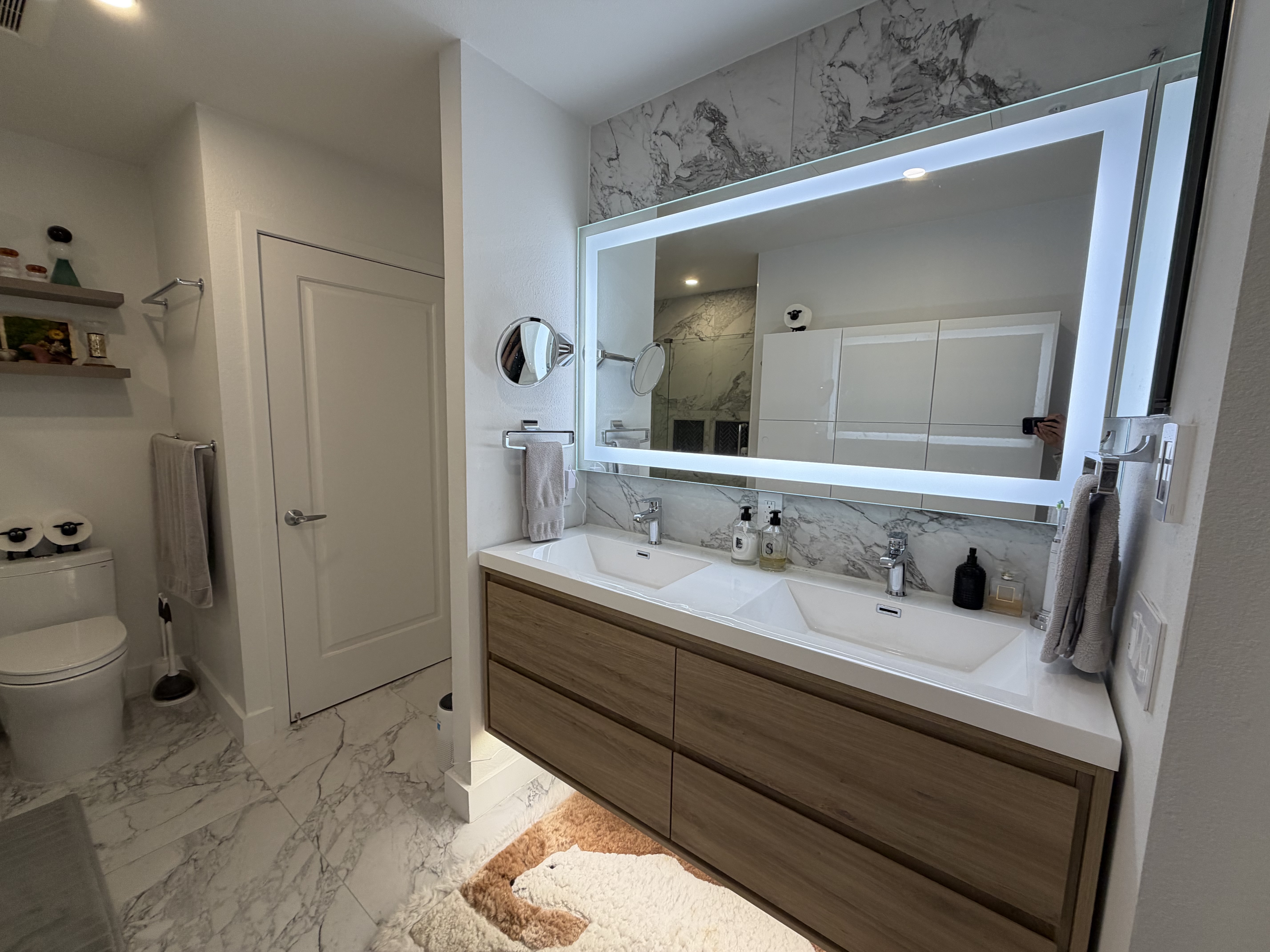 Dual sink vanity with LED mirror