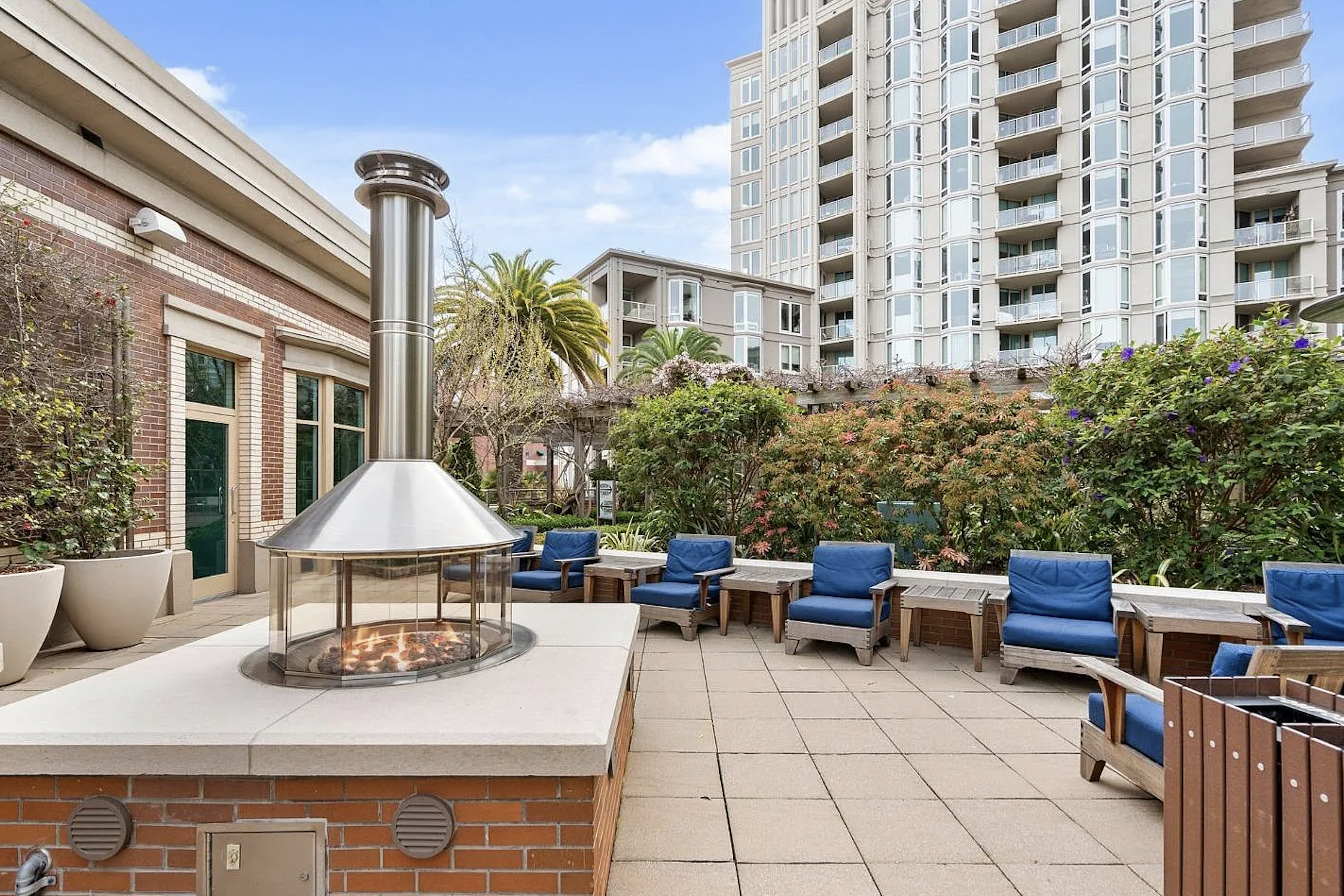 Rooftop fire pit lounge